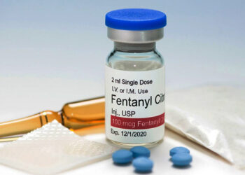 Primer caso documentado en el mundo de enfermedad cerebral por inhalación de fentanilo