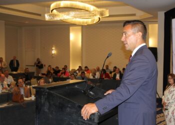 Simposio de derecho de salud explora desafíos legales en la industria sanitaria de Puerto Rico