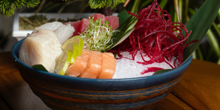 1748 Sushi Bar: Una Fusión de Oriente y Caribe en Long Bay Beach Resort