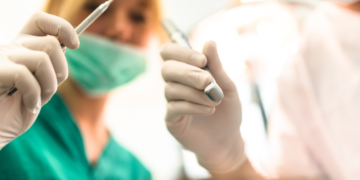 Higienistas dentales de EE. UU. rechazan propuesta que permite a asistentes realizar procedimientos especializados