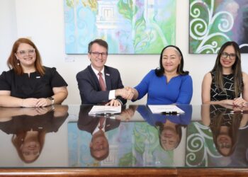 Sagrado firma acuerdo con conglomerado internacional de escuelas médicas