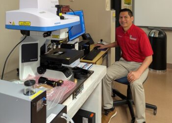 UPR-Cayey da un salto hacia la vanguardia científica con nuevo microscopio Raman