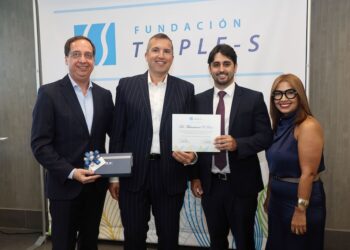 Convocatoria abierta para becas de medicina, enfermería y farmacia en Puerto Rico