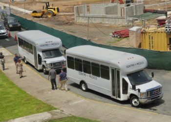 Inauguran sistema de transporte gratuito entre Centro Médico y el Tren Urbano