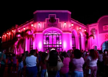 Fajardo inicia Encendido Rosado con marcha, talleres y clínica de detección contra el cáncer de mama