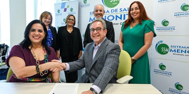 Sistema de Salud Menonita y EDP University crean programa de becas para formar técnicos quirúrgicos