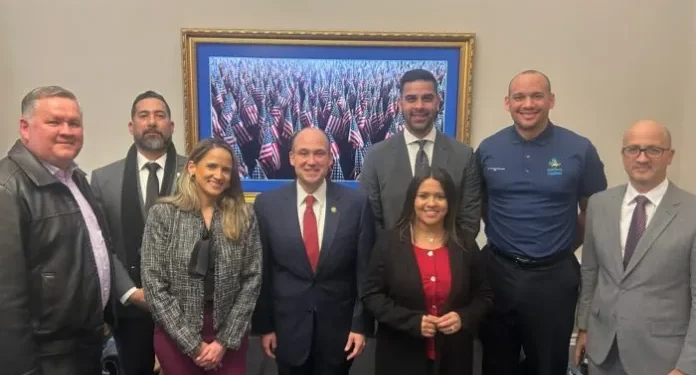 Centros 330 de Puerto Rico cabildean en Washington por fondos federales de salud
